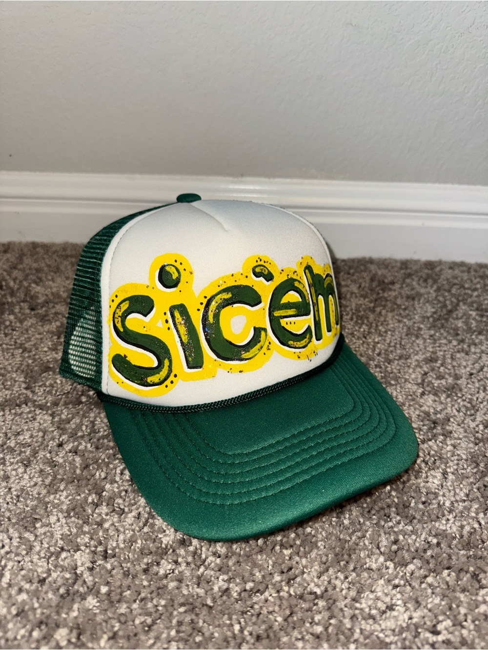 Sic 'Em Baylor University Green and White Trucker Hat